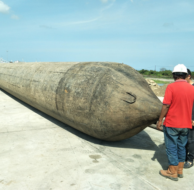 100% Natural Rubber Ship Launching Airbags For Shipyards Floating Dry Docks