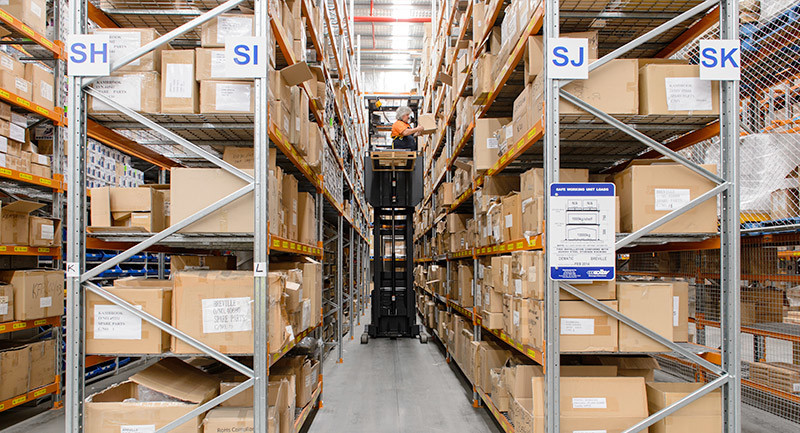 ODM Very Narrow Aisle Racking System RMI Warehouse Pallet Racking System