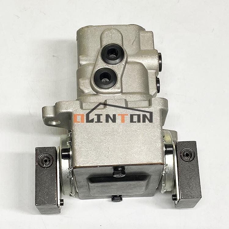 OEM EX200-1/3/5 ZAX200 ZAX330 Pedal Foot Valve 1024384 1024224 Excavator Parts