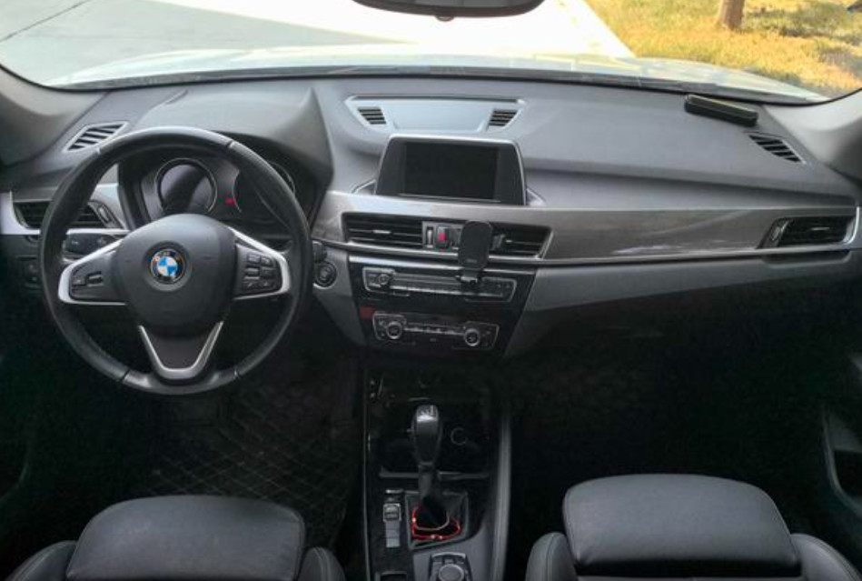 BMW X1 2019 SDrive18Li Fashion Model Brilliance BMW Compact SUV Gasoline 1.5T 136HP L3 6-speed Manual