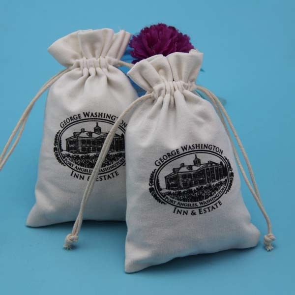 White Fabric Drawstring Bag , Durable Small Candy Bag With Drawstring Cord