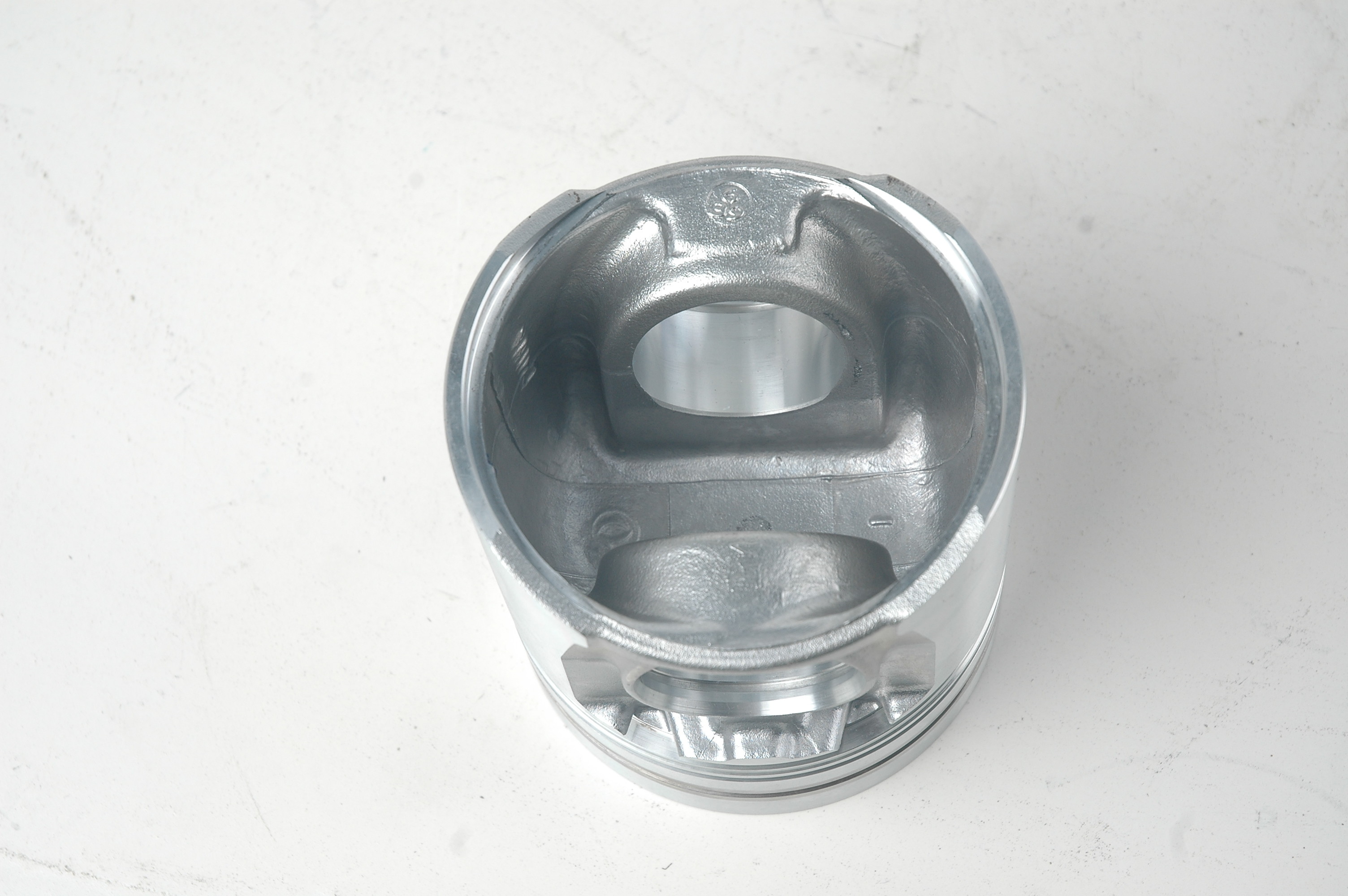 Cummins 6BT Diesel Engine parts OEM school bus forged Piston with pin 4991277 3907163
