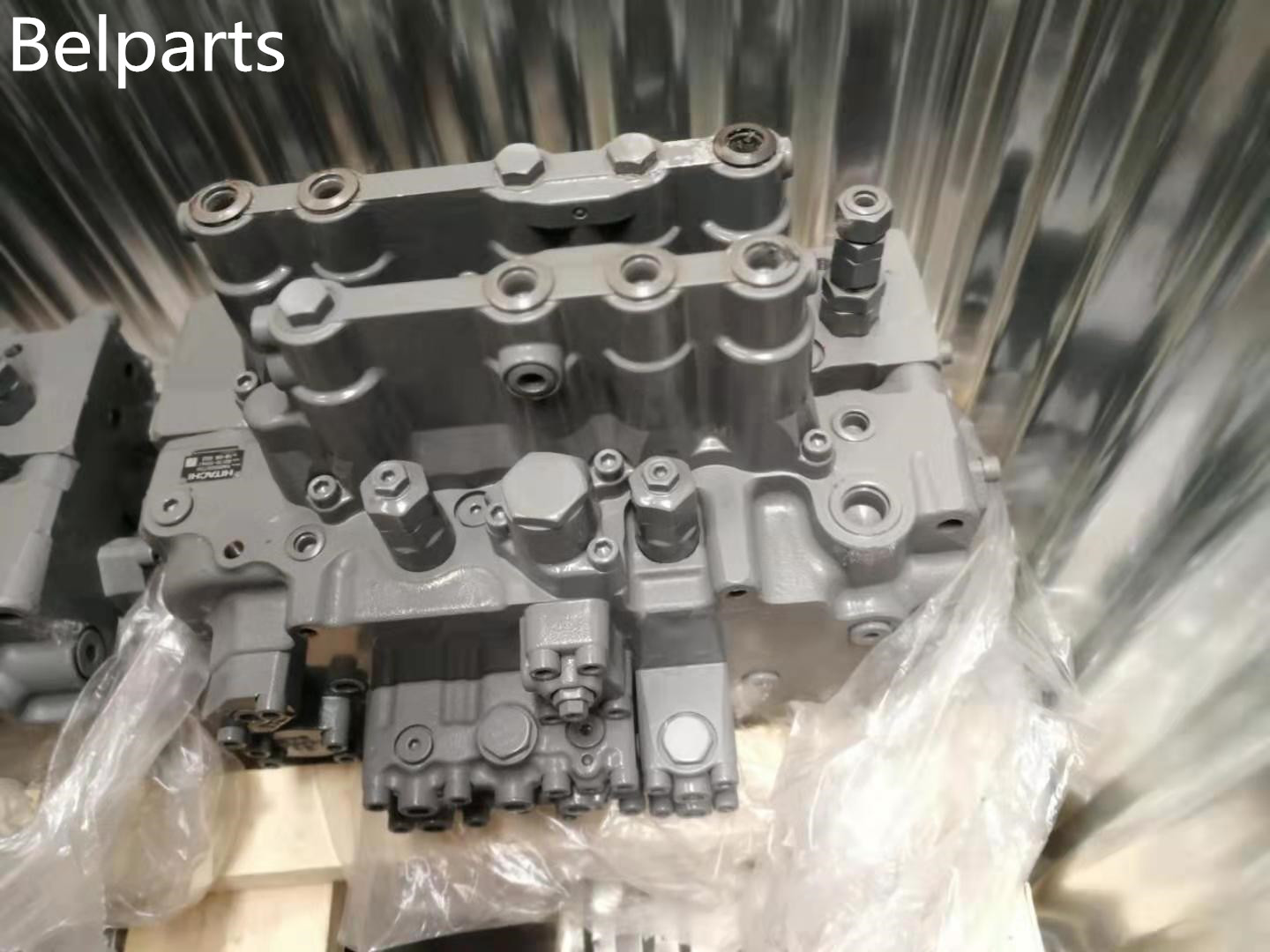 Excavator Upper Structer Hitachi ZX330-3 ZX350-3 Main Control Valve For 4625137 9214478