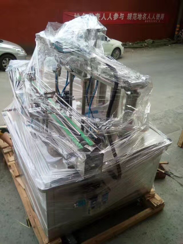 100ml Bottle Automatic Liquid Filling Machine Linear Type For Beer
