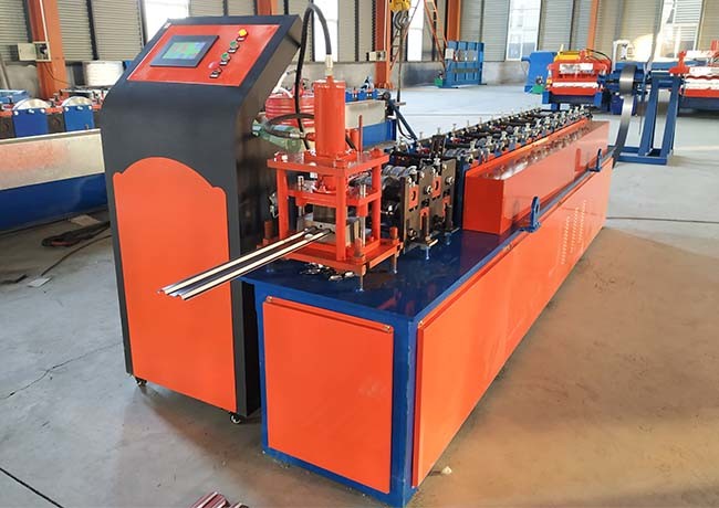 Weight 2.6 Tons Light Steel Frame Machine , Keel Roll Forming Machine CE Certification