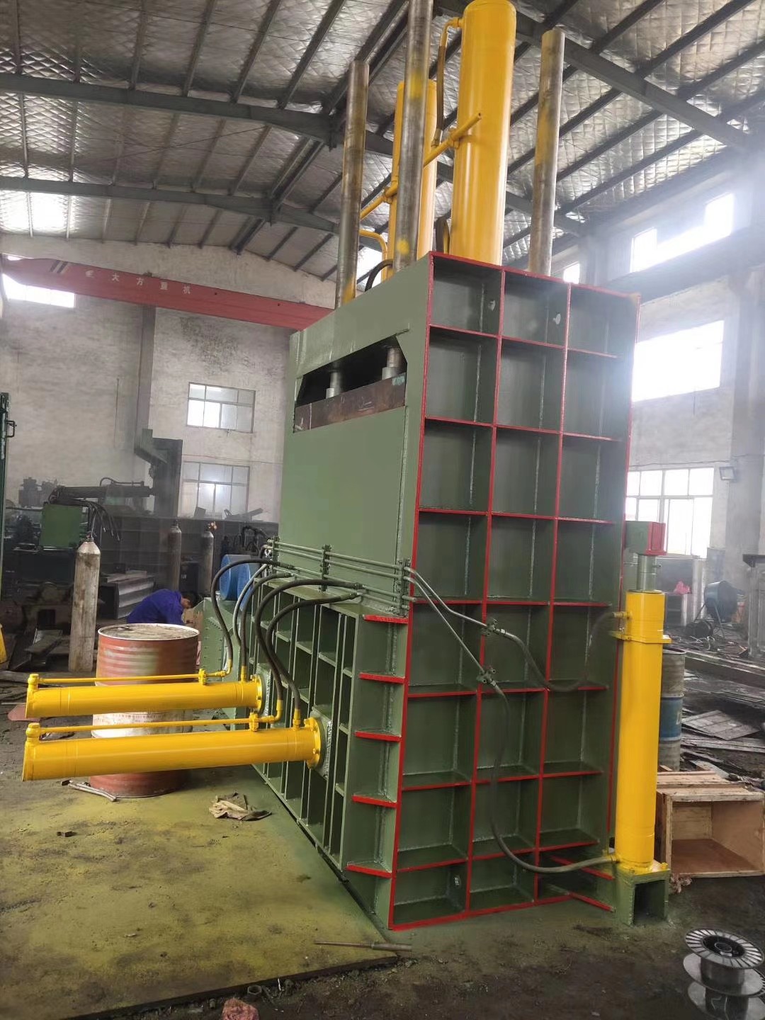 Vertical Hydraulic Baler Scrap Metal Baler Tire Baling Baler Machine For Sale
