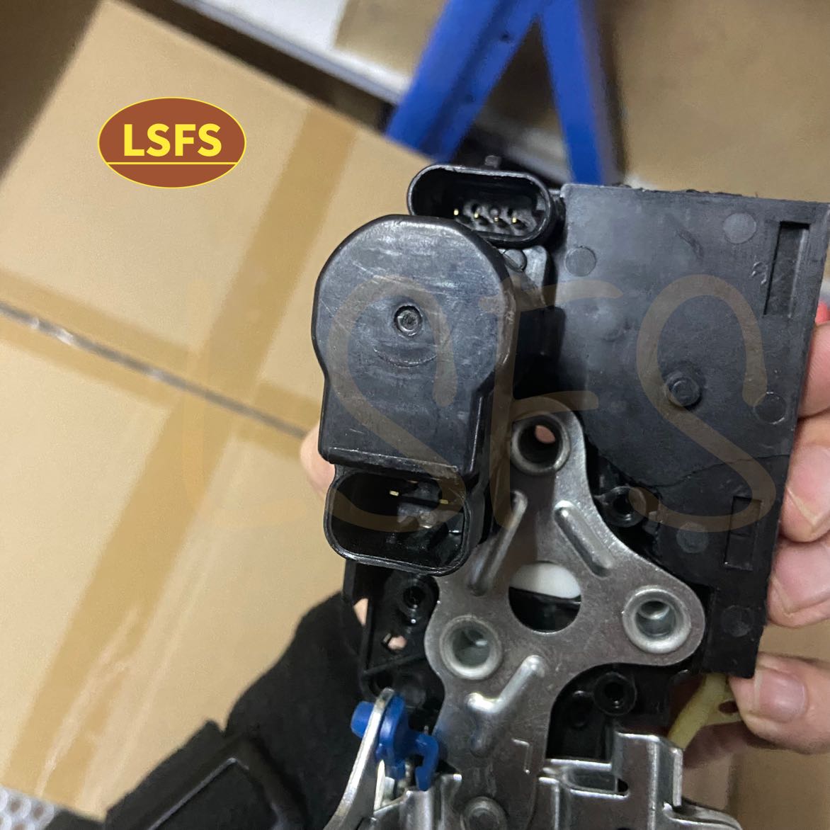 MAXUS LDV V80 Front LH RH Side Door Auto Door Lock Actuator OE NO. C00011569 C00011570
