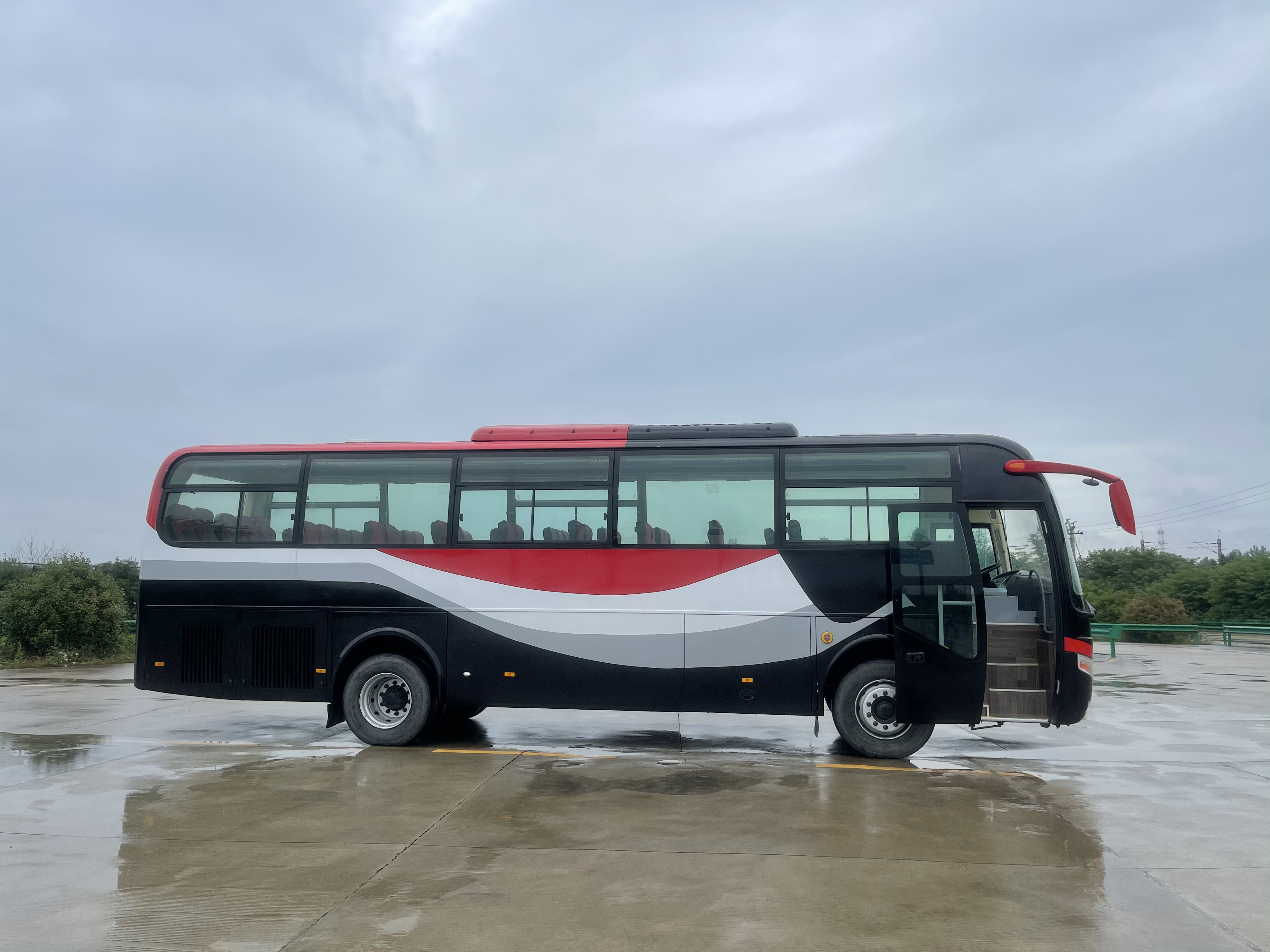50 Seats Left Hand Drive Used Coach Bus Single Double Gate From Good Tourist Experience