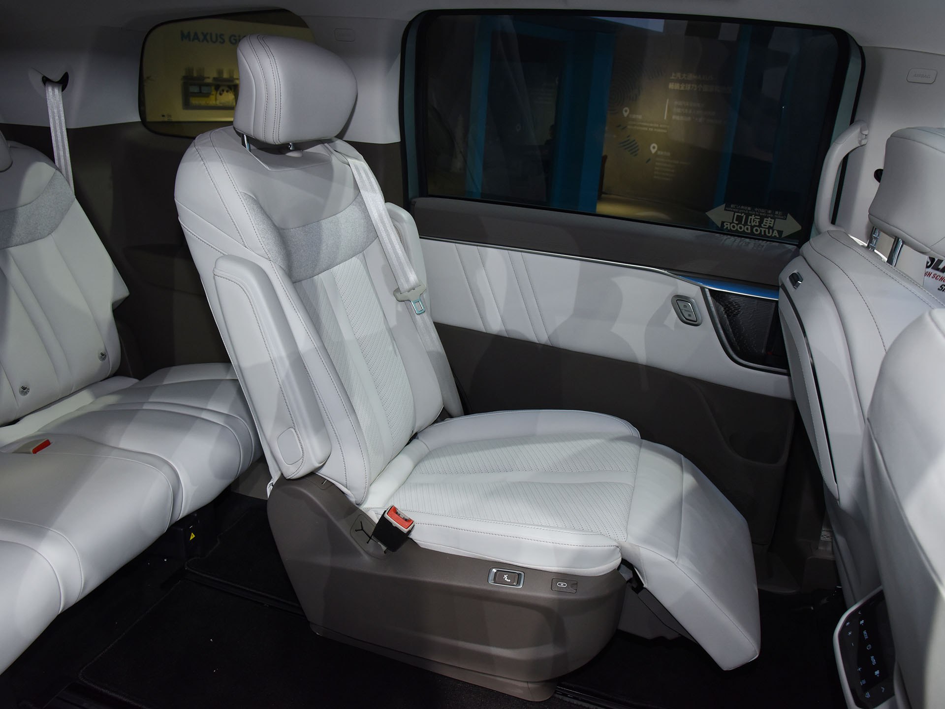 4907*1885*1768mm Maxus Mifa 7 Pure Electric 7 Seater Mpv Second Hand Car for Business Needs Left Hand Drive