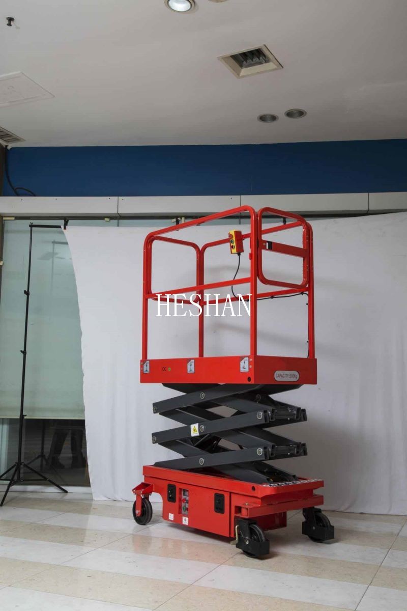 Portable 4.8M Industrial Hydraulic Lift Platform Mobile Aerial Work Platform