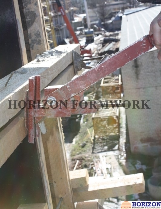 Security Concrete Forming Accessories , Push Bar Tensioner For Spring Clamps