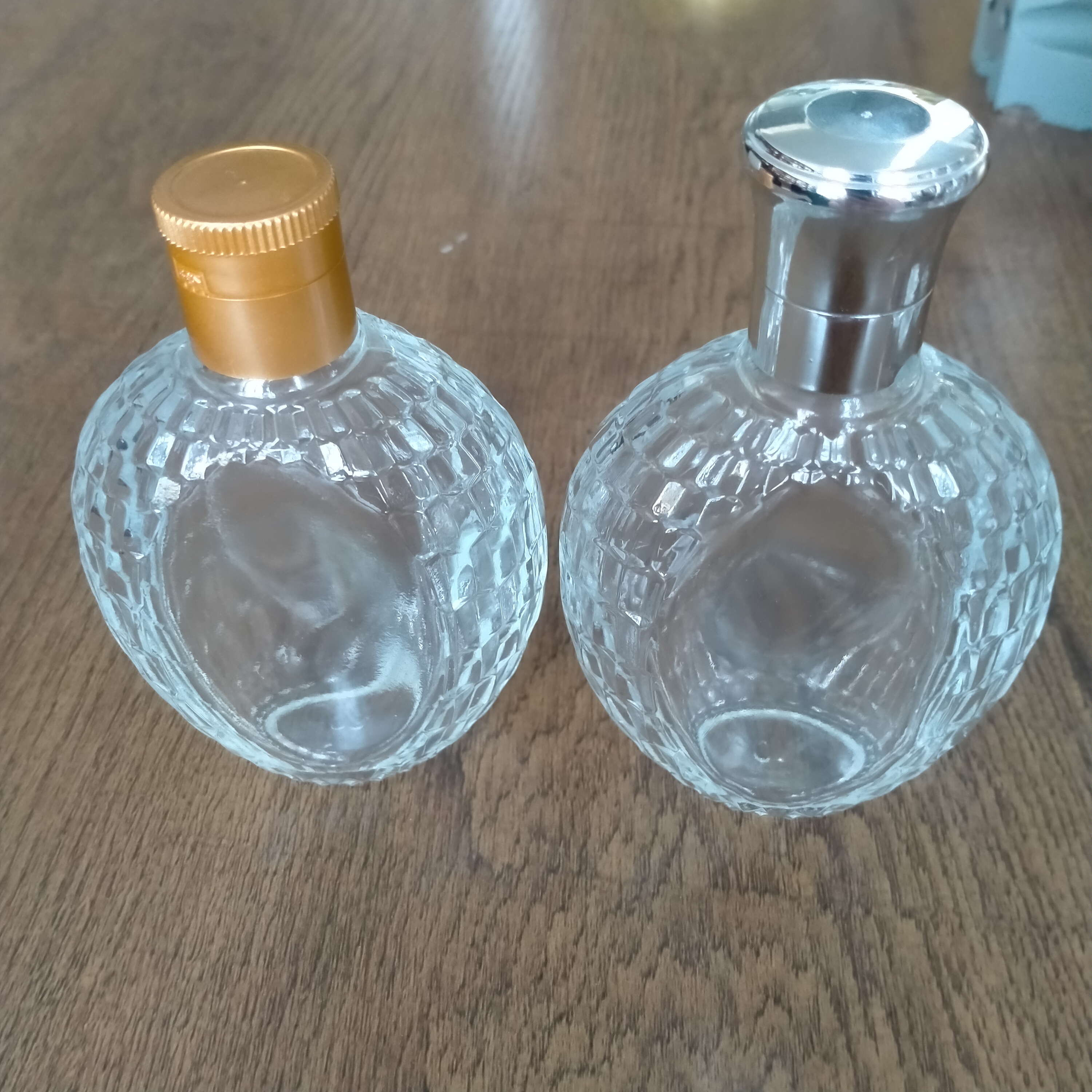 Other Beverage 50ml/100ml Dark Blue Glass Perfume Bottles with Screw Cap Round Design