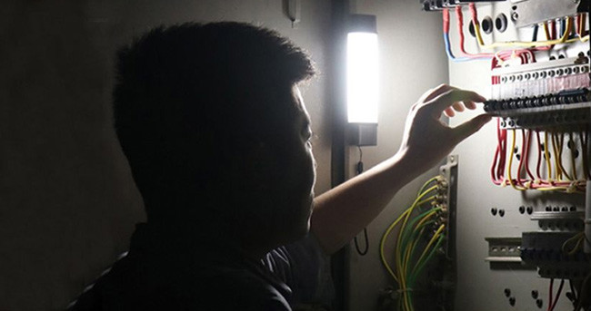 Multifunctional Emergency Led Tube Light 10W 450Lm 6.5h Charging Time