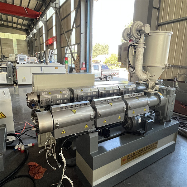 Water Drain HDPE Pipe Extrusion Machine Single Screw Extruder Manufacturers