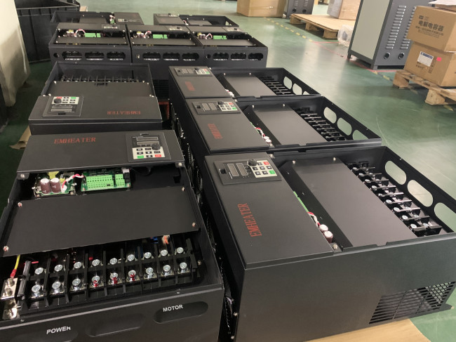 AC Input 3 Phase 380V 900HP AC Motor Drive Controller For Injection Molding Machine