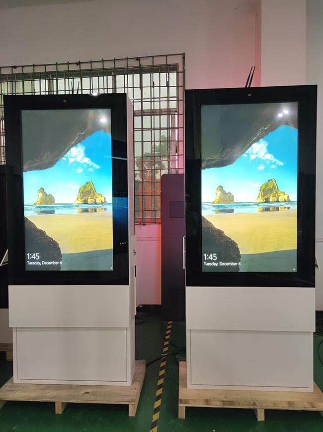 55 Inch Outdoor LCD Sign Board HD Display Android / Windows Totem Advertisement Digital Signage Kiosk