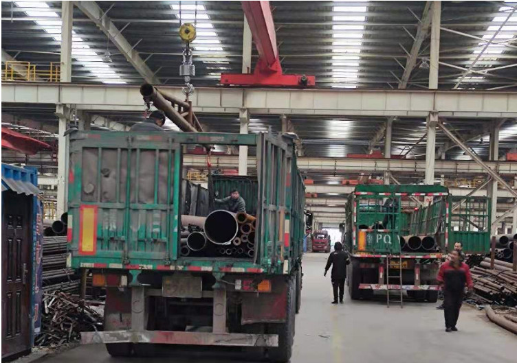 ASTM A335 Alloy Steel Seamless Pipe Tube 5mm 80mm Thick Wall Weld