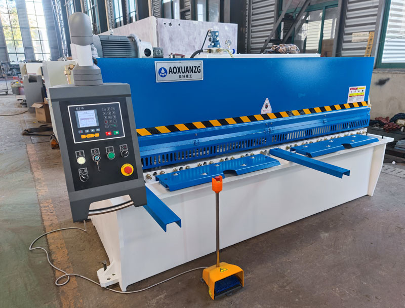 Hydraulic Metal Plate Swing Shearing Machine 4mm With E21S Controller