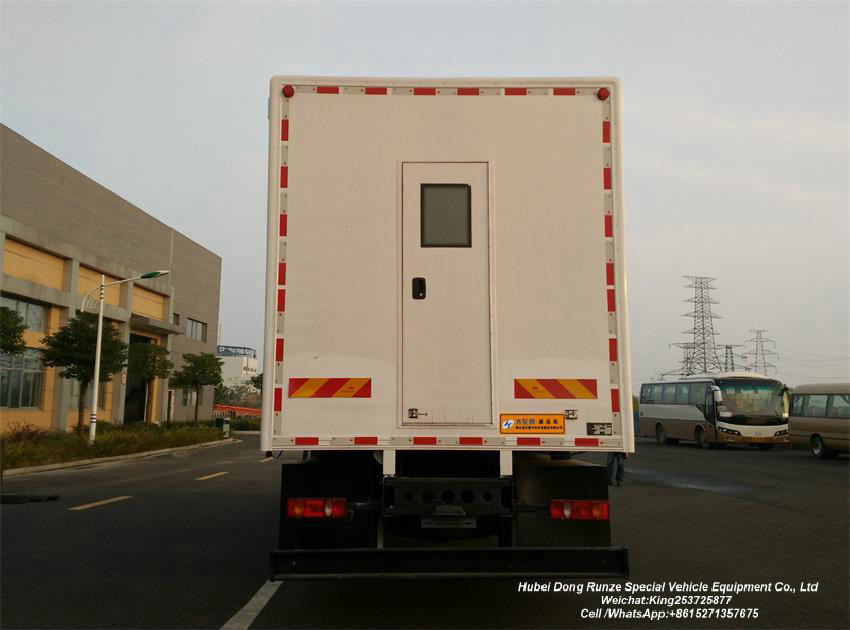 King Run Outdoor Logistics Shower Vehicle Customizing Special device: hot and cold water supply system, shower device