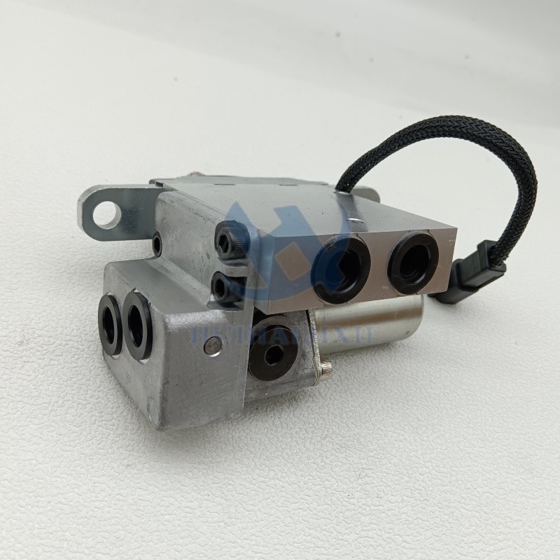 Excavator Hydraulic Pump Pilot Valve 702-16-04290 for PC200-8 PC220-8 PC300-8 021604290