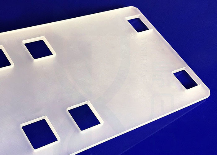 Customization Precision CNC Glass Milling Clear SIO2 400Kv/Cm High Purity