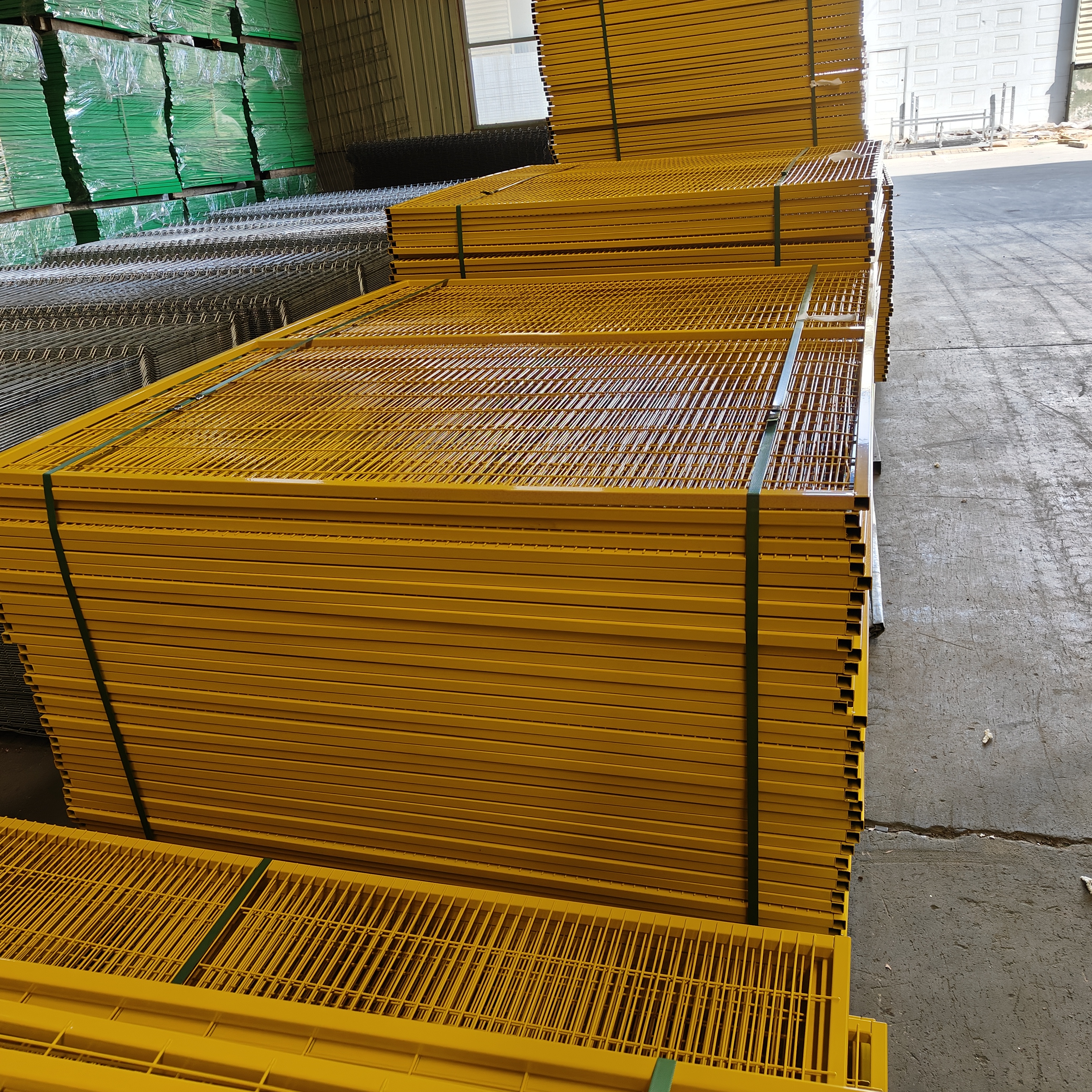 Framework Welded Mesh Fencing 1800x3000MM Railway Security Fencing