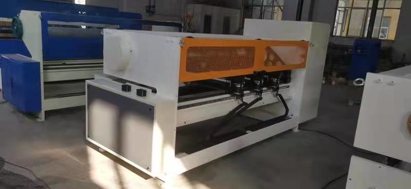 Innovative Four Link Rotary Slitting Machine 2000 Model