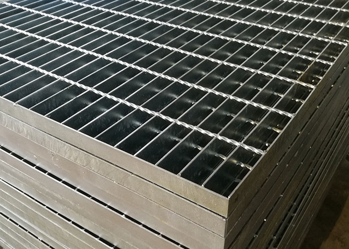 Serrated 30*100mm Hot Dip Galvanized Steel Grating High Strength