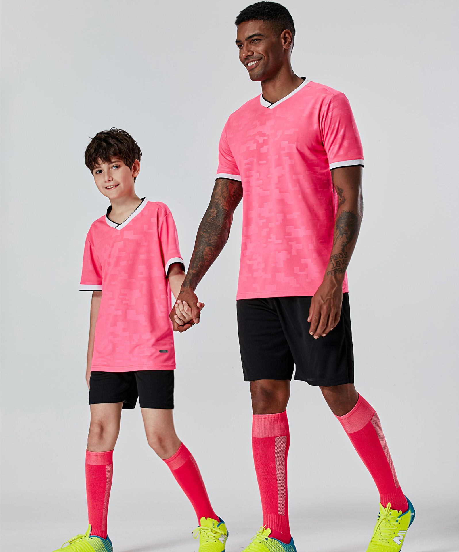 Manufacturers customized football suits can be customized logo printed number spot light board adult children's game jerseys
