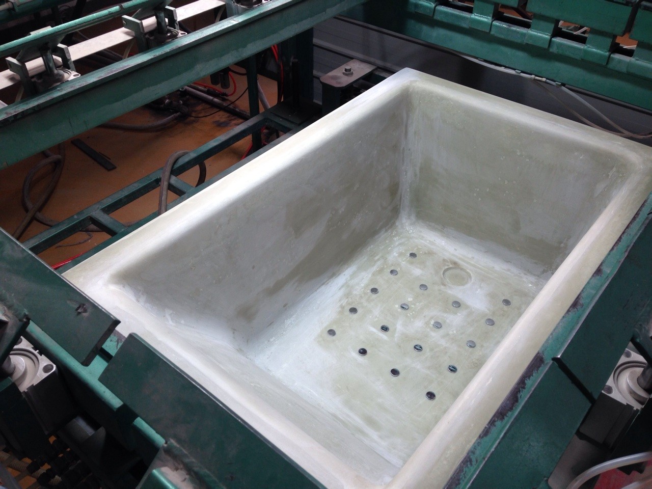 China acrylic bathtub vacuum forming machine