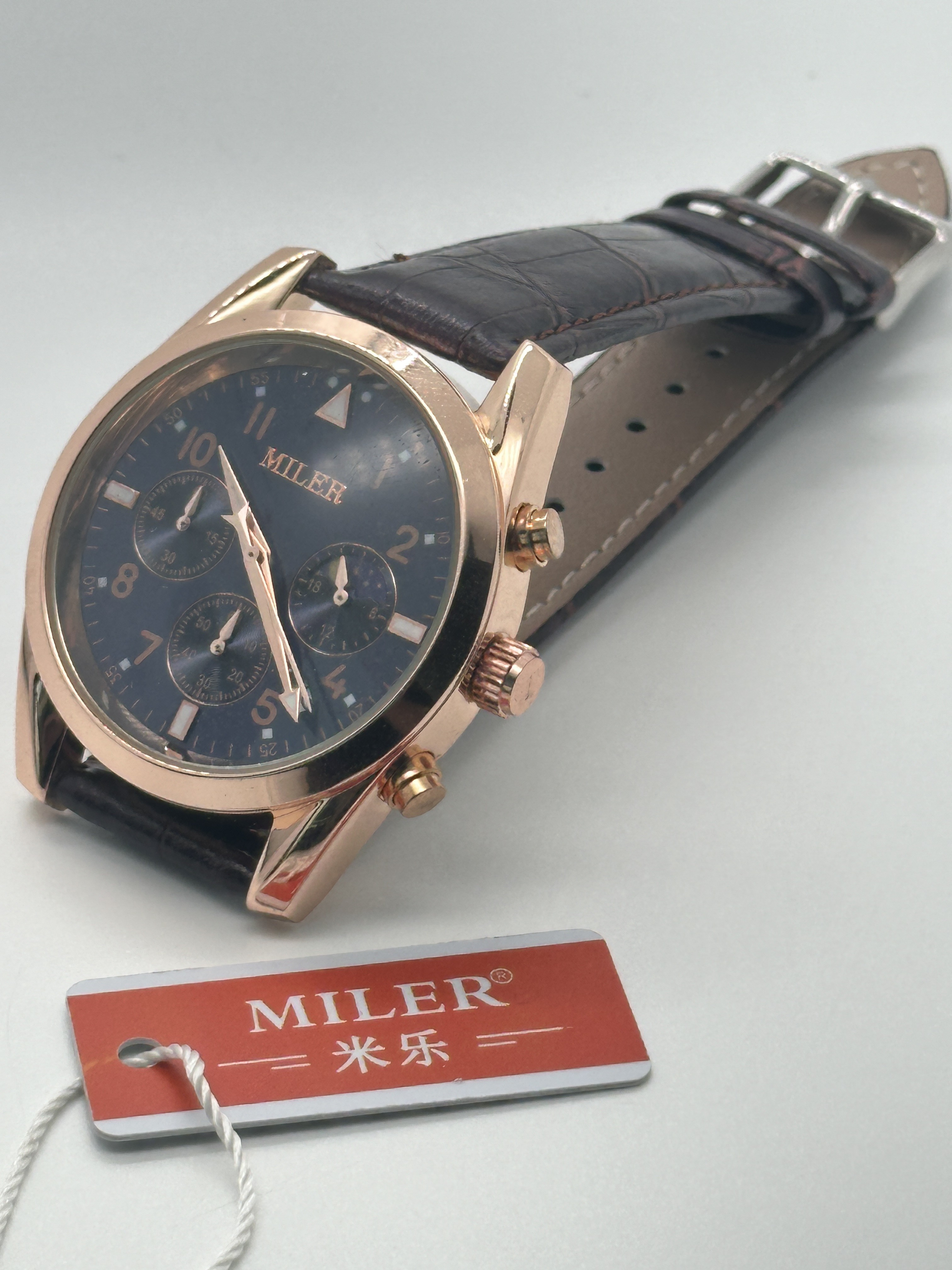 Fashion Women Quartz Light Watch With Waterproof Design And Convenient Features