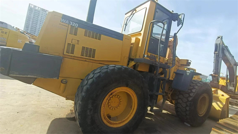 Komatsu WA320 Used Wheel Loader 14000KG Earth Moving WA320-3