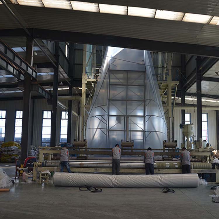 Length 50-200m Geomembrane for Fish Ponds Smooth and Durable 1mm 2mm Thickness