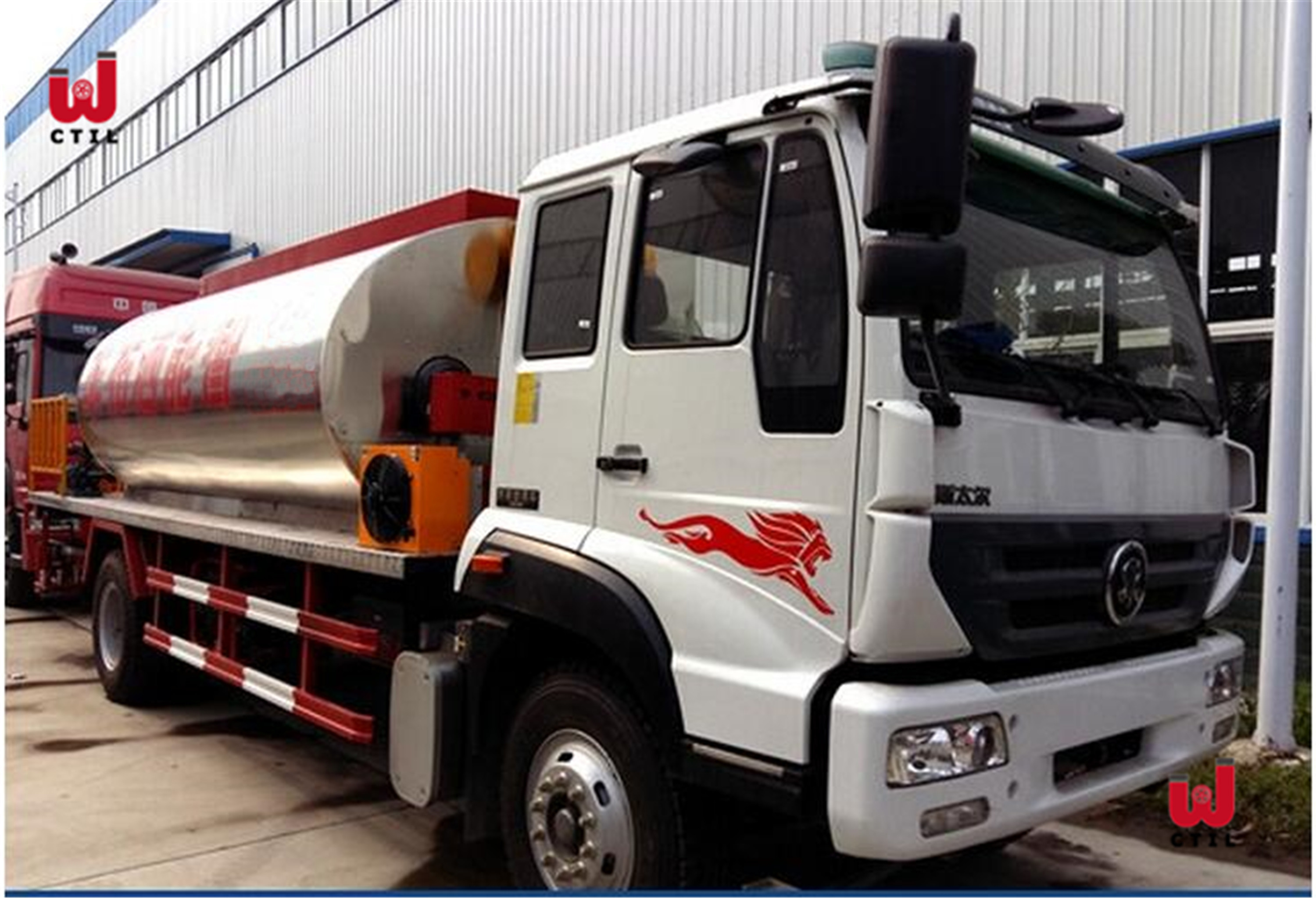 11t Road Construction Truck 180HP Bitumen Distributor Truck