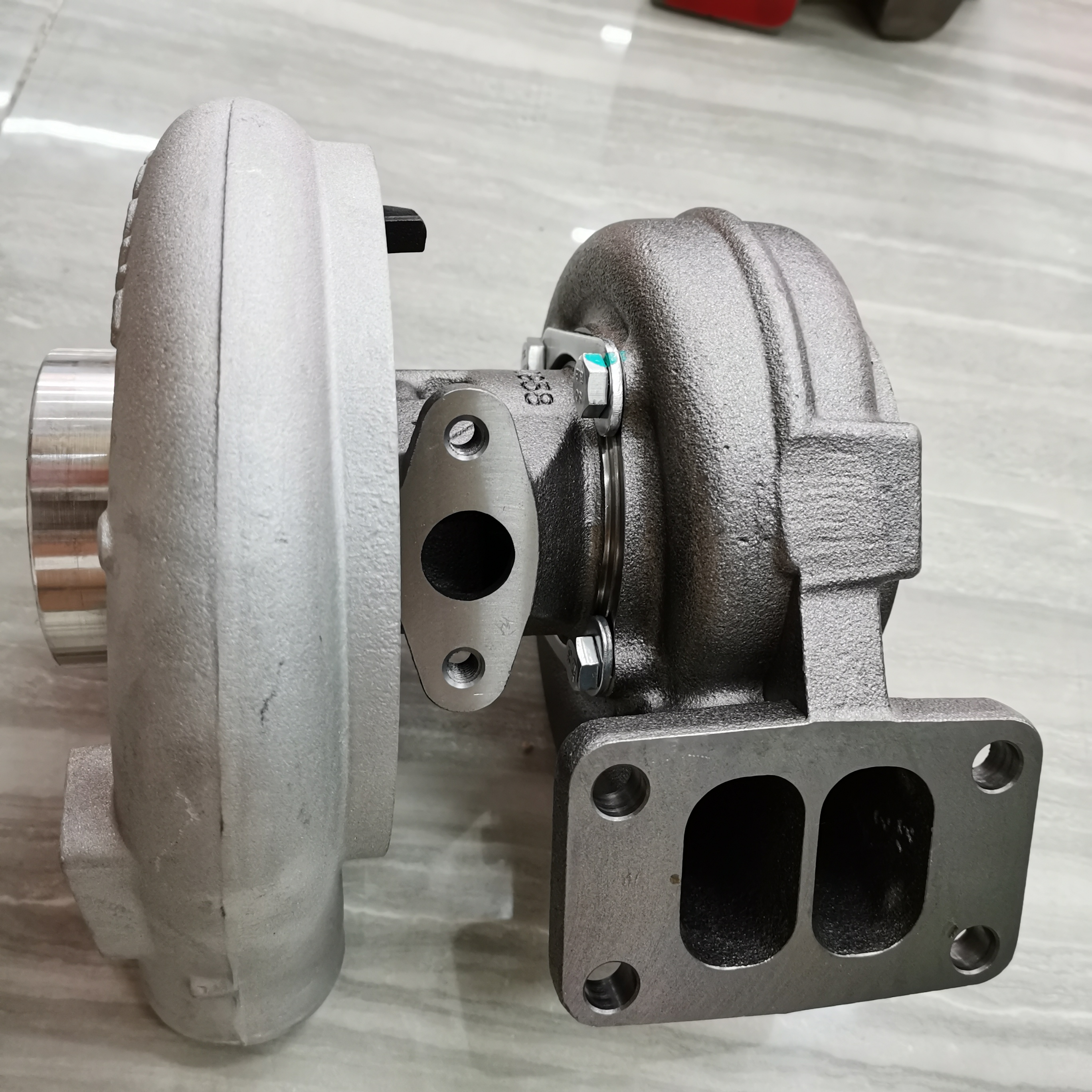 DH220 Diesel Oil Engine Excavator Turbocharger Hyundai Mechanical Engine Parts