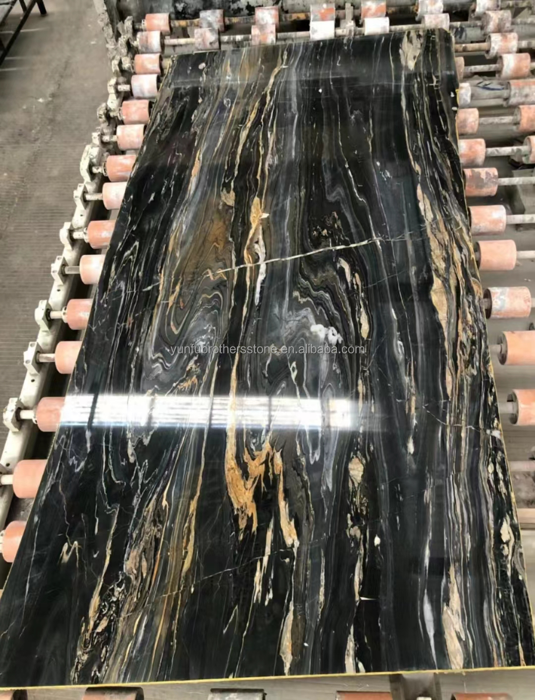 Polished Natural Stone Cosmic Gold Granite for Coffee Table and Countertops Modern Look