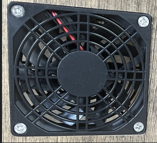 Compact Reptile Feeding Box Moisture Proof With Ventilation Fan And Window