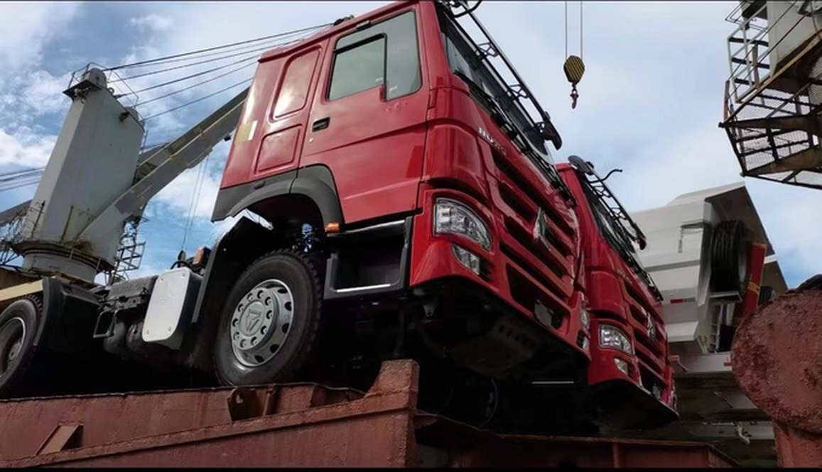 6x4 Wheel 375 HP Sino Prime Mover Right Hand Drive Used Trailer Tractor Truck Head