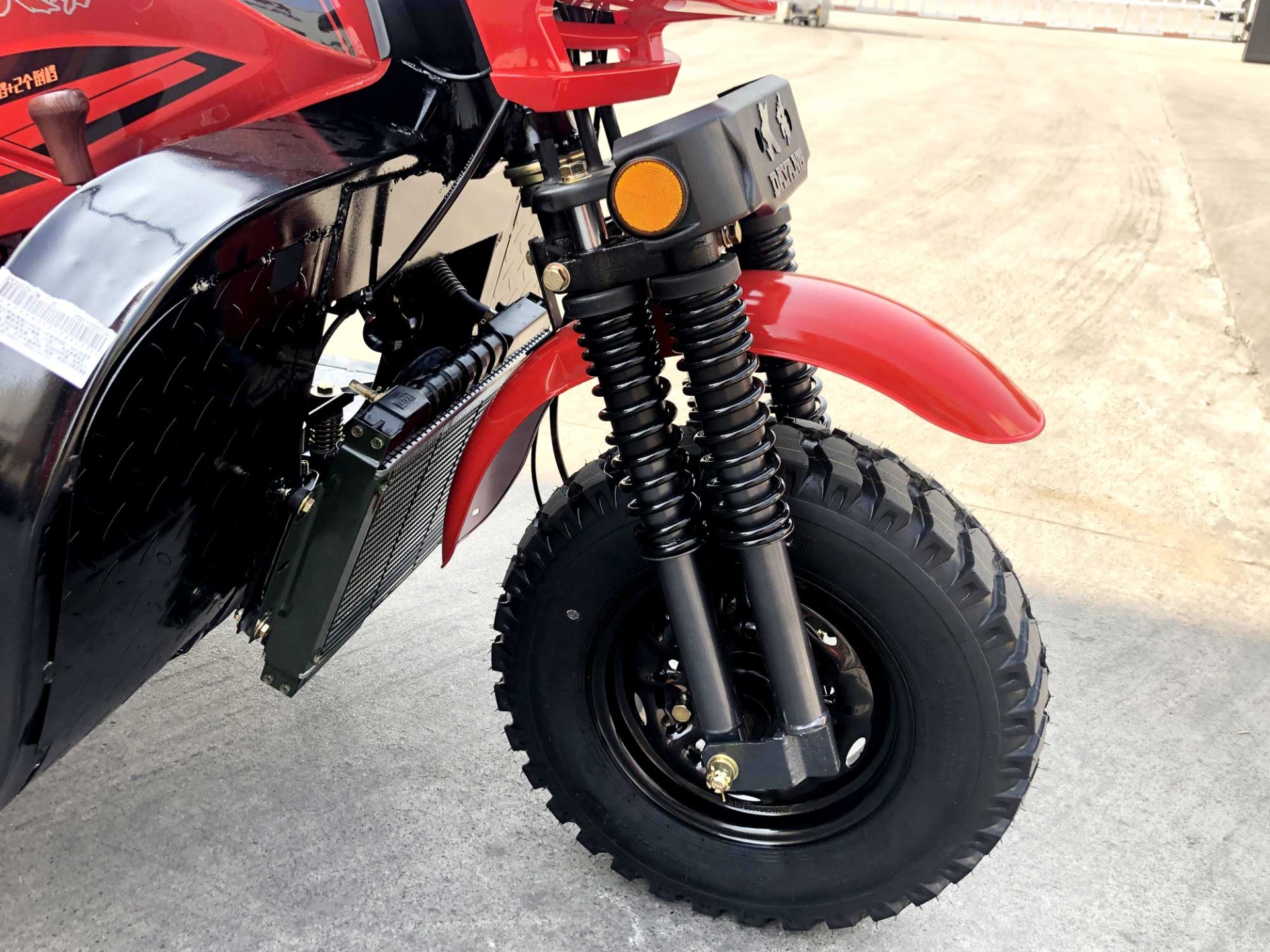 DAYANG 300cc Motorcycle Tricycle 5 3 Rear Spring Leafs Open Body Type Red Cargo Adult