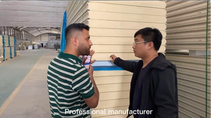 Polyurethane Insulation Sandwich Panel Corrosion Resistance Smooth Surface Finish