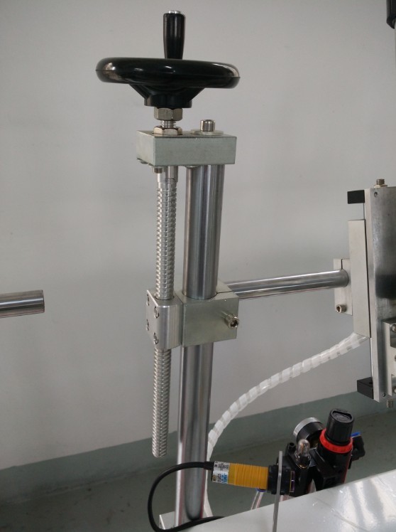 LED Bulb Automated Glue Dispenser 150W Glue Dispensing Machines Round
