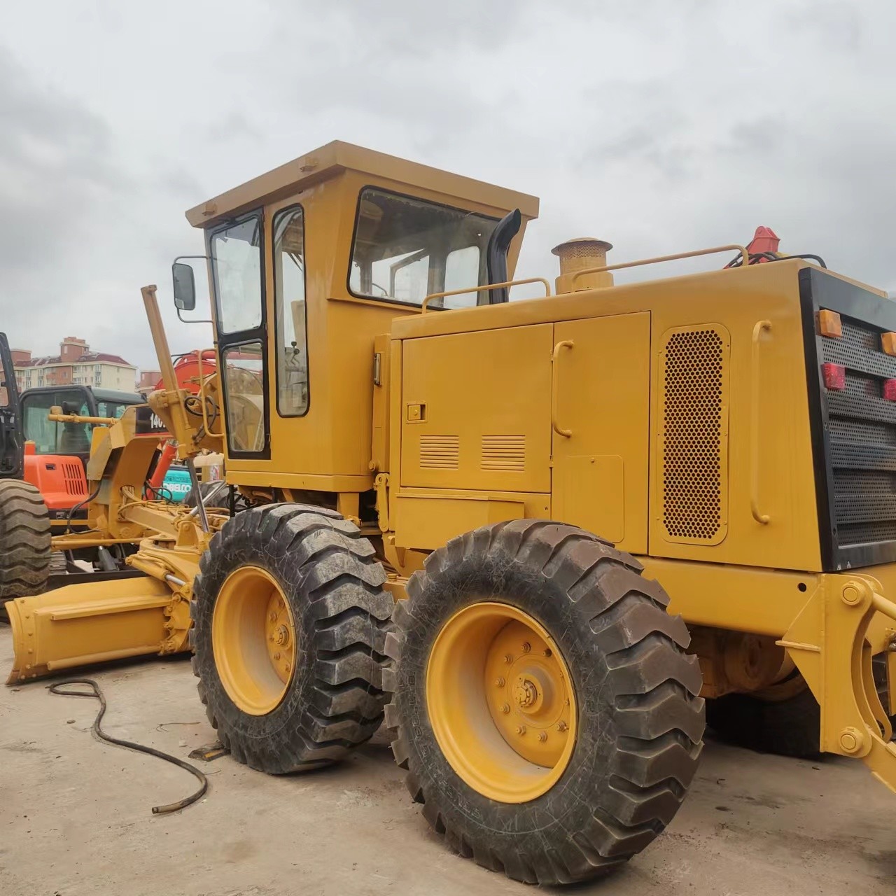 Caterpillar 140G Grader Used Road Grader For Leveling Road Surfaces And Building Roads