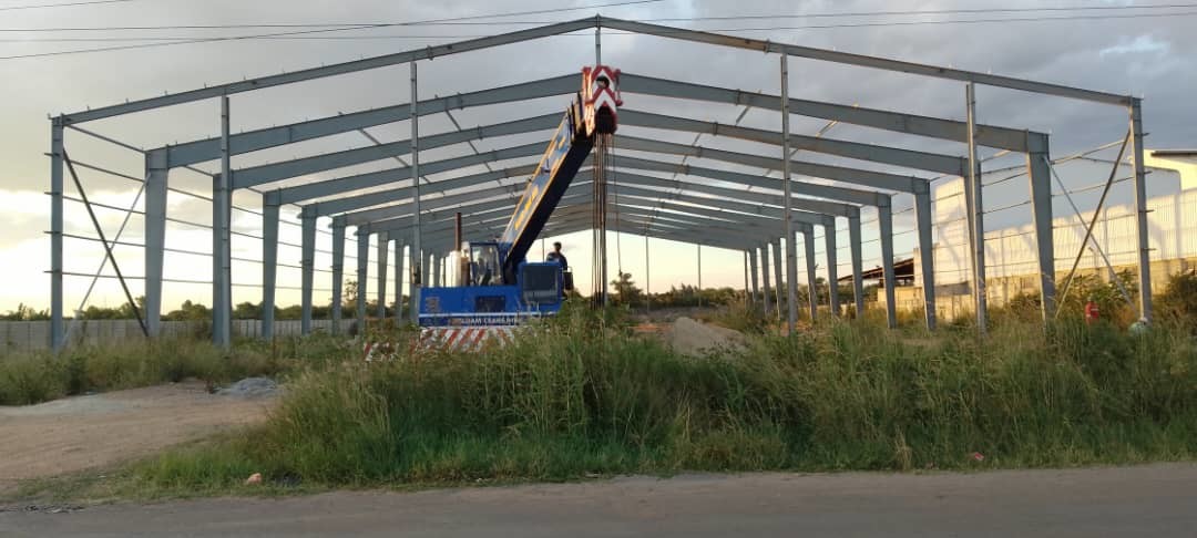 Custom Pre Engineered Warehouse , Steel Structure 20x40 Pre Fab Metal Buildings