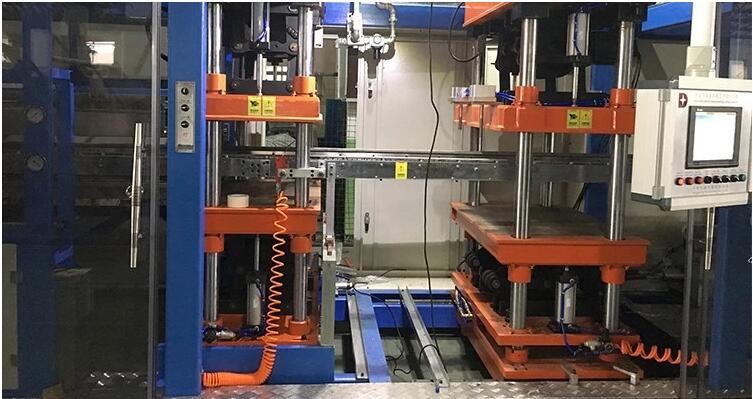 PP / PE / PS Automatic Vacuum Forming Machine Make Plastic Packaging