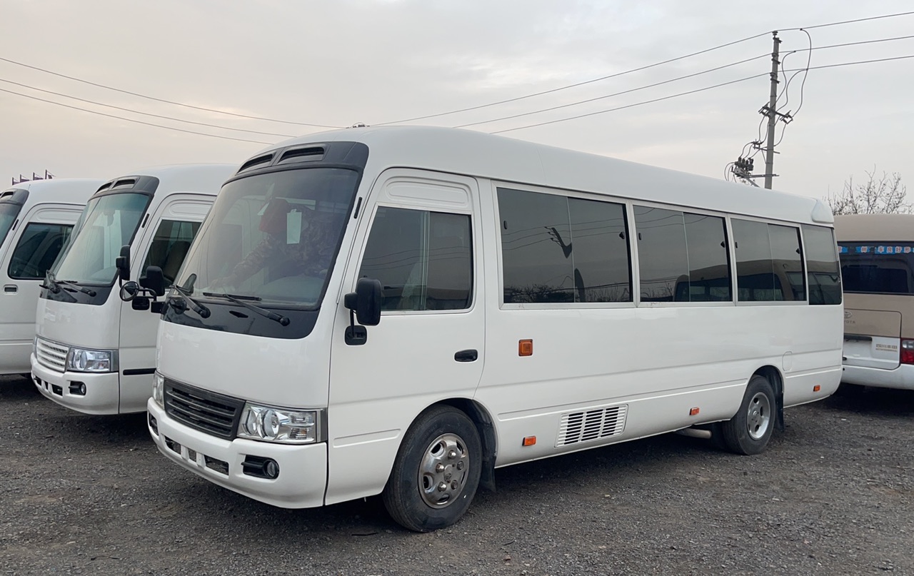 7.00R16 Tire Good Condition Diesel Used Toyo ta Coaster Bus Customer's Requirement