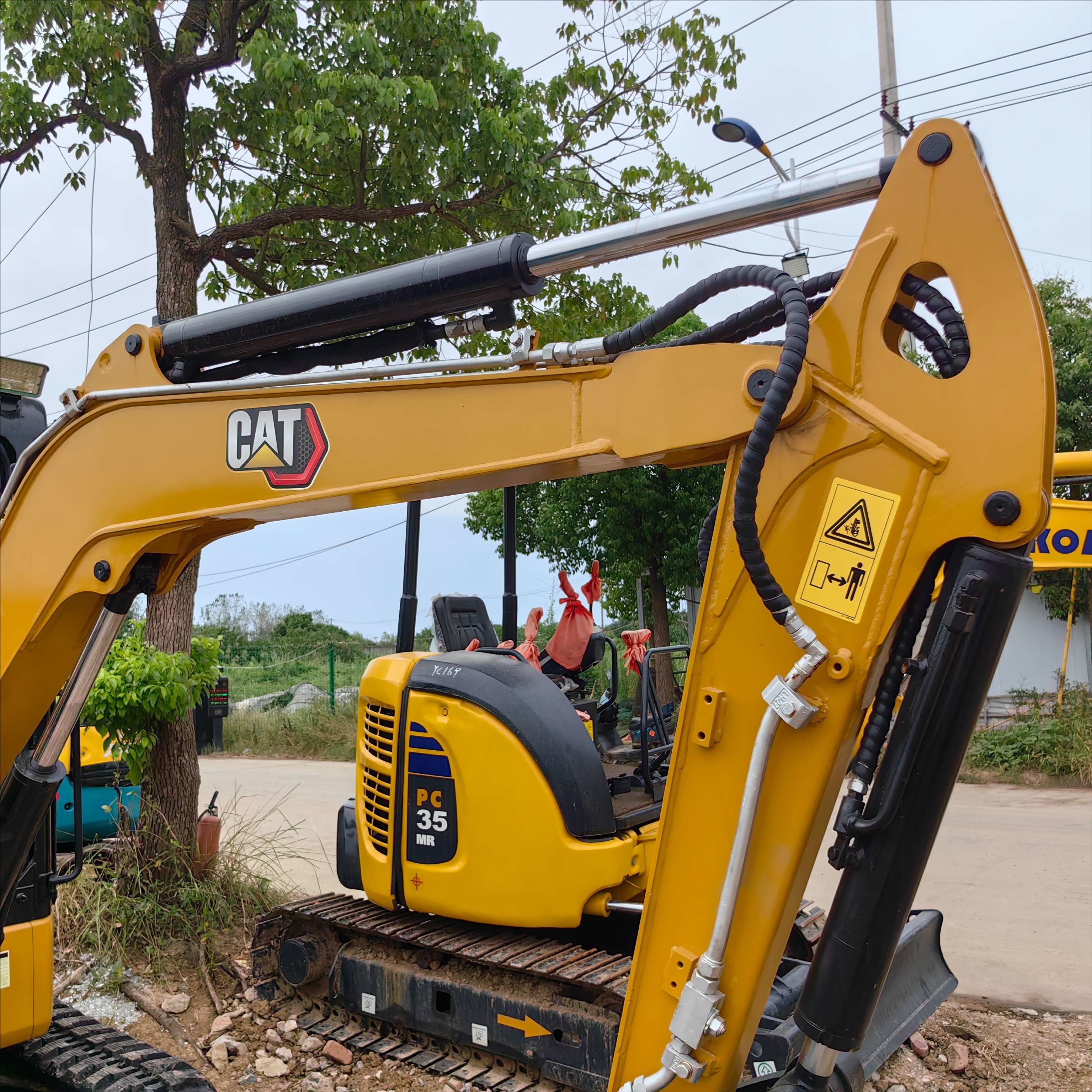 Used Caterpillar Caterpillar Japan 3.6 Ton 2000 Rpm 43KW Crawler Digger