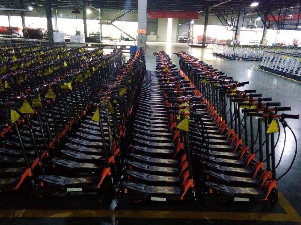 12V 60W 10km/H Childrens Electric Scooters For 6 Year Olds