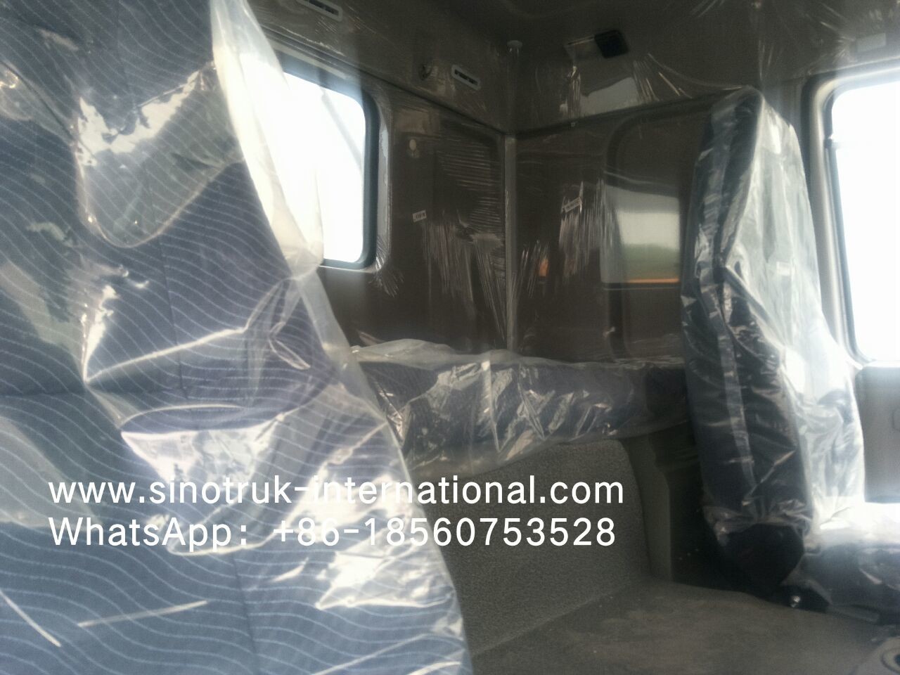 SINOTRUK HOWO 6×4 10 Wheels Oil Tank Truck 400HP Oil Tank Chassis
