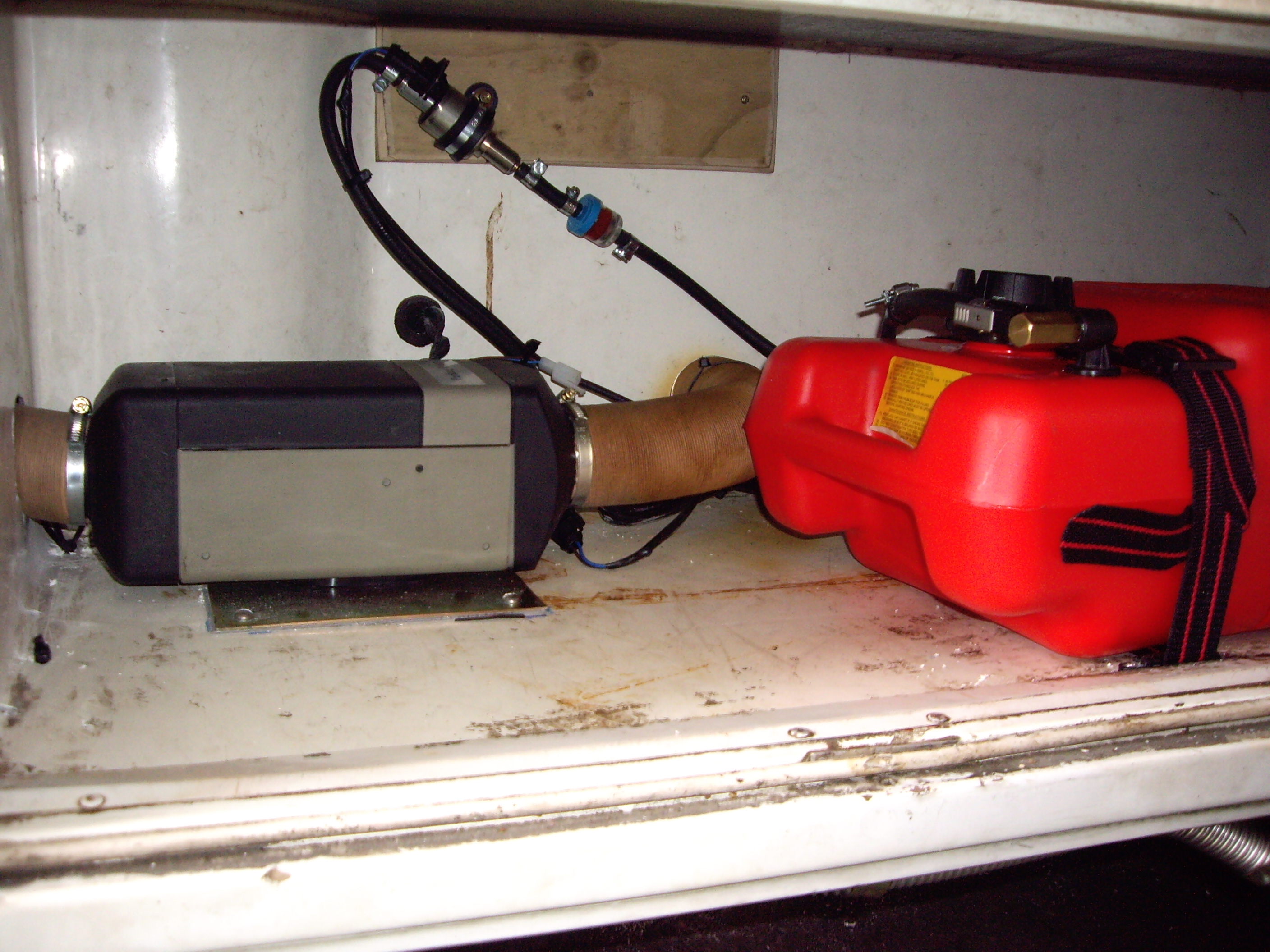 Parking Liquid Water Heaters 5kw for Bus Truck RV camper caravan with Diesel Engines