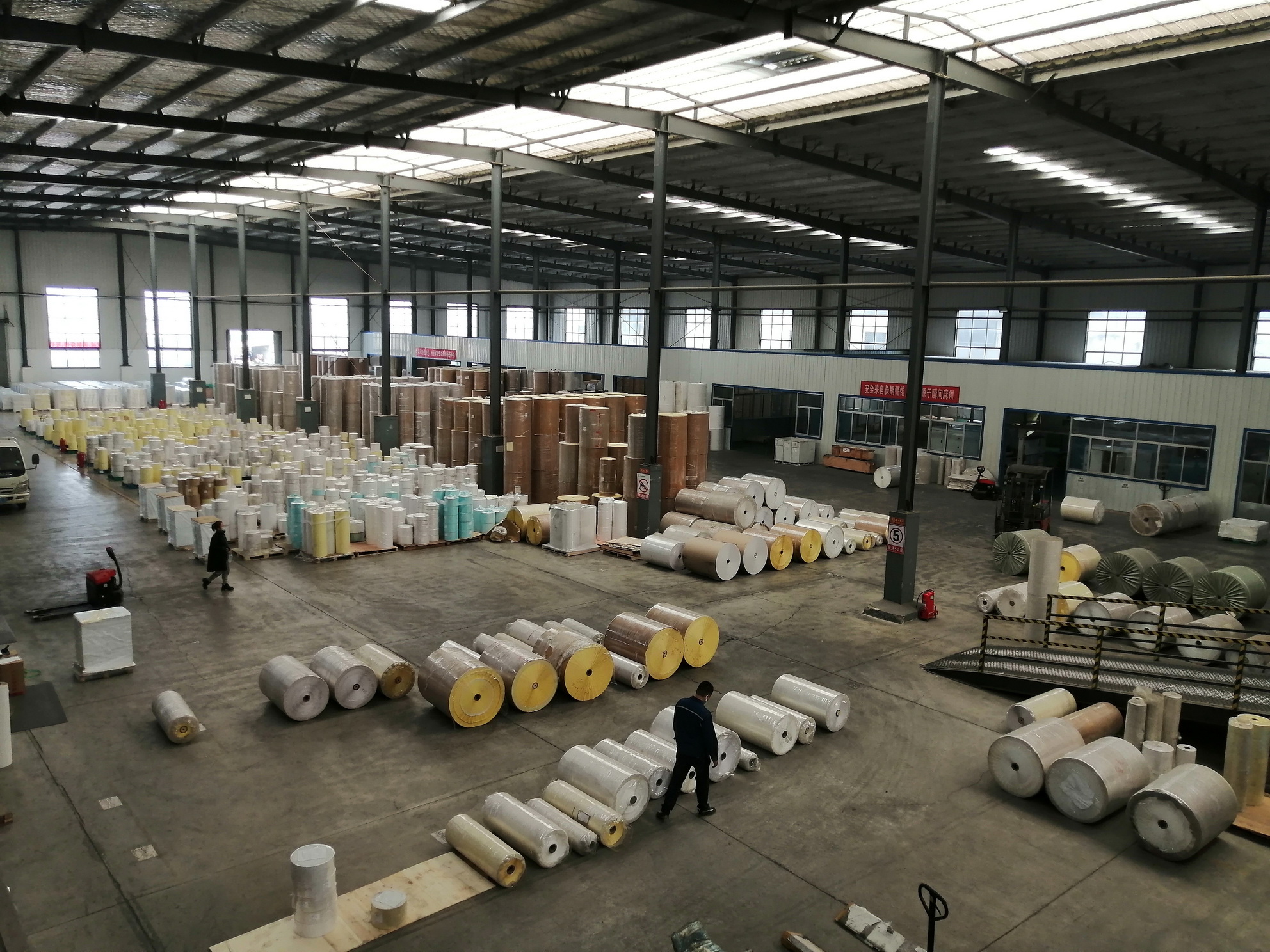 Hot Melt Adhesive Sticker Paper for Product Labeling and Branding